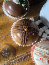 Load image into Gallery viewer, Holiday Hot Chocolate Bomb set
